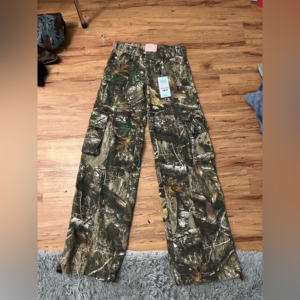 Womans low rise Camouflage jeans, size 24
